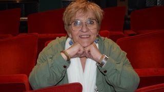 Viviane Tardivel a abandonné sa carrière d'éleveuse de poules pondeuses pour se consacrer à sa passion pour le théâtre.