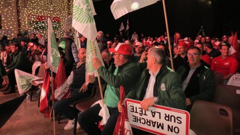 Agriculteurs adhérents FNSEA et Jeunes agriculteurs au premier meeting de campagne pour les élections chambres d'agriculture 2025
