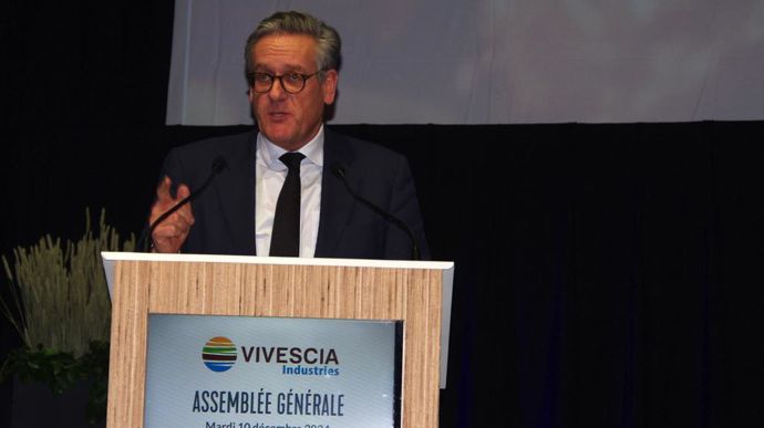« Sur 2023-2024, notre groupe a atteint un niveau de performance économique jamais connu et en hausse de 15 % dans un contexte perturbé, tout en étant dynamique en termes d’innovation et d’avancées RSE concrètes », a souligné le président Christoph Büren, lors de l'assemblée générale de Vivescia industries mardi 10 décembre, à Reims (Marne).
