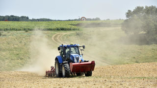 « Avec un solde disponible de moins de 30 000 €, on ne peut pas demander aux agriculteurs d’investir dans les transitions. Il y a urgence », alerte Sébastien Windsor, le président de Chambres d'agriculture France.