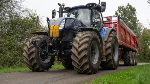 Sur le parcours routier, le New Holland T7.300 a consommé en moyenne 22,72 L/h. Sur le parcours routier, le New Holland T7.300 a consommé en moyenne 22,72 L/h.