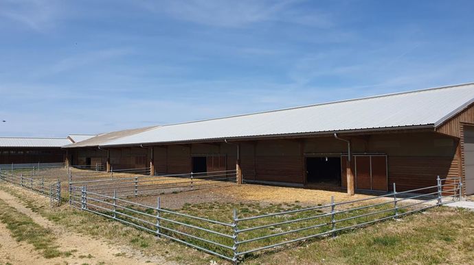 [] Adapter chèvreries et bergeries aux conditions estivales