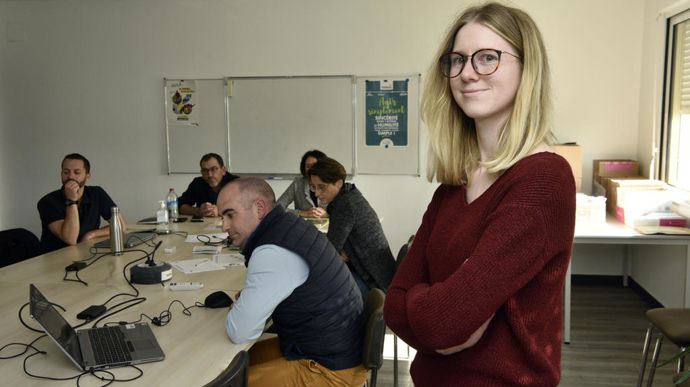 Lors des Safety Days, le 22 octobre dernier, Mathilde Messier, animatrice sécurité environnement chez Terrena, pilotait l’escape game virtuel « Panique sur le parking » à l’usine d’aliments Bellanné de Cholet (Maine-et-Loire). « Les TC devaient retrouver les causes d’un presqu’accident intervenu sur le parking à travers différents indices et préconiser des actions pour qu’il ne se reproduise pas. »