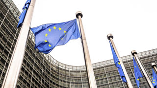 La Commission européenne doit rendre ses conclusions au premier semestre 2026. La Commission européenne doit rendre ses conclusions au premier semestre 2026.