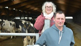 Amélie Courcoul : « Quand on a investi dans ce bâtiment, on a calculé qu’il nous fallait
produire 12 000 litres par vache pour un amortissement sur douze ans ».