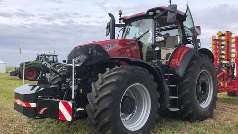 L'Optum 340 CVXDrive est le modèle le plus puissant de la gamme Optum. L'Optum 340 CVXDrive est le modèle le plus puissant de la gamme Optum.