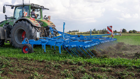Lemken Koralin 9 K : des dents de 38 cm de large Lemken Koralin 9 K : des dents de 38 cm de large
