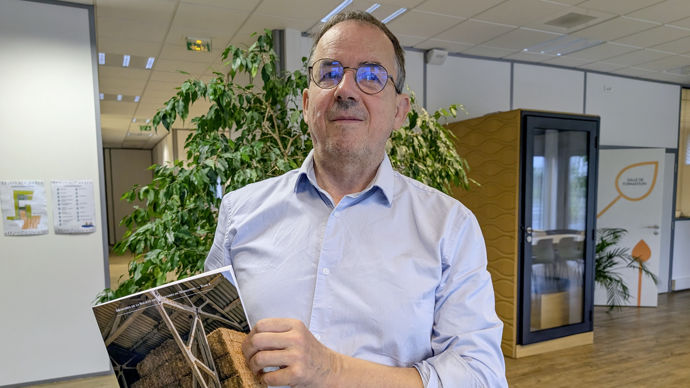 « Très vite il y a eu des tensions entre la volonté de moderniser et la volonté patrimoniale des propriétaires », explique l’historien et professeur Patrice Gourbin. Il est l'auteur du livre "La reconstruction du bâti agricole dans le Calvados après la Seconde Guerre mondiale".