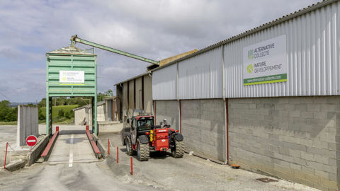 Ce partenariat entre Alternative collecte et le groupe Perret va permettre au premier de dynamiser son activité agrofourniture et au second de monter en compétences en collecte.