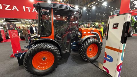 Le concept SRe électrique hybride d'Antonio Carraro. Le concept SRe électrique hybride d'Antonio Carraro.