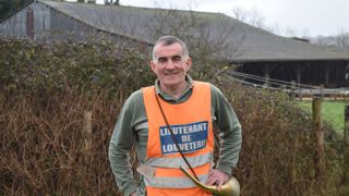 En plus de son métier d'éleveur allaitant, Jacky Lebreton est depuis douze ans lieutenant de louveterie dans la Sarthe.