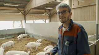 Le documentaire « Sur la paille » est diffusé sur France 2 le 26 février 2025, à 23 heures. Il est également disponible en replay. Le documentaire « Sur la paille » est diffusé sur France 2 le 26 février 2025, à 23 heures. Il est également disponible en replay.