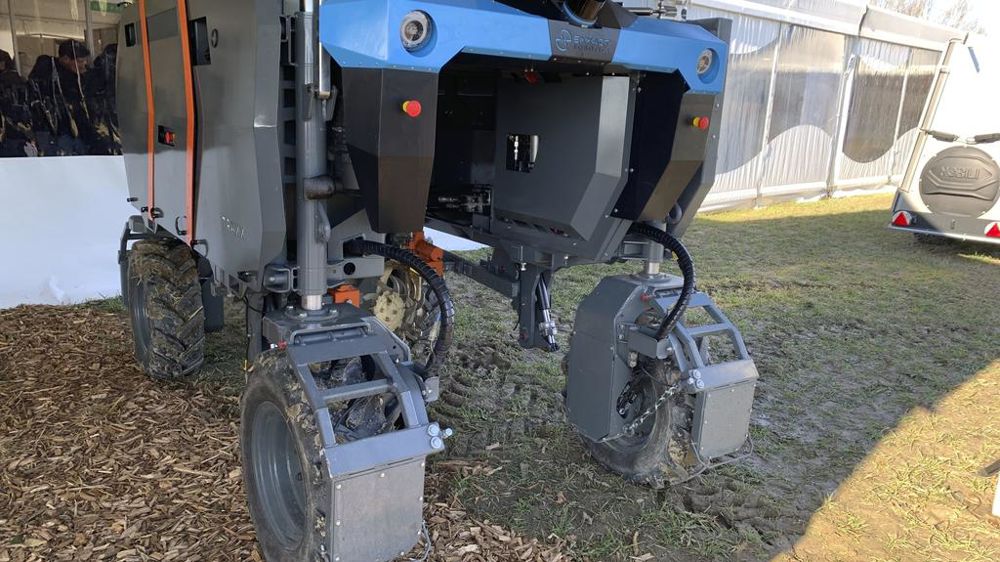 Le robot Traxx Diesel reçoit un moteur3 cylindres de 46 ch.