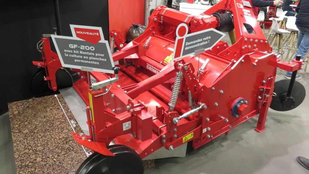 Axion : Une cape de maraîchage sur la fraise Grimme