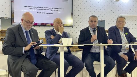 Au micro, Yannick Fiallip, président du CNPA, a évoqué les pistes pour faciliter l'export de produits agricoles et agroalimentaires français, le 27 février dernier.