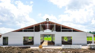 Les avantages d’un hangar en kit pour les agriculteurs