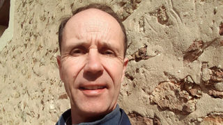 Olivier Coupery est agriculteur à Montfort-l’Amaury, dans les Yvelines, et président de l’association de consommateurs collectif #IciLaTerre. Olivier Coupery est agriculteur à Montfort-l’Amaury, dans les Yvelines, et président de l’association de consommateurs collectif #IciLaTerre.