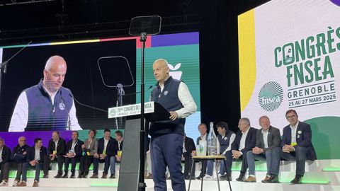 Le président de la FNSEA, Arnaud Rousseau, a interpelé la ministre de l'agriculture sur les nombreuses attentes du monde agricole, le 27 mars à Grenoble.
