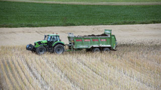 Suez et le CNRS ont mis au point un procédé qui permet de « produire du gaz renouvelable et récupérer les minéraux présents dans les boues [de station d'épuration], tout en détruisant les micropolluants ».
