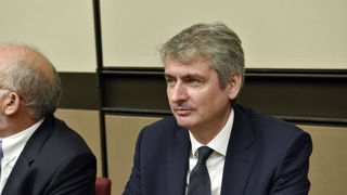 Malgré des «incertitudes au niveau géopolitique», le PDG Emmanuel Besnier s'est dit «serein sur le modèle» de Lactalis et sur la croissance des produits laitiers dans le monde.