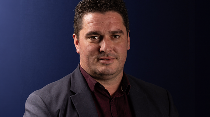 Michaël Dolet-Fayet, président de la filière volailles de Maïsadour, qui rassemble 400 éleveurs, et des Fermiers du Sud-Ouest, filiale en charge de l’abattage et de la commercialisation.