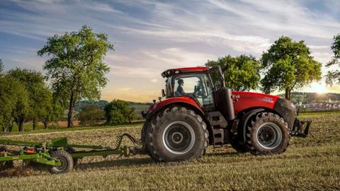 Un moteur FPT six cylindres Stage V de 8,7 litres anime la gamme Magnum de Case IH.