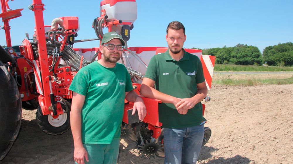 Jean-Baptiste Loiret et son chauffeur, Arthur, estiment tous deux que le fonctionnement de la nouvelle console d’autoguidage est simple et intuitif.
