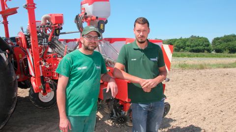 Jean-Baptiste Loiret et son chauffeur, Arthur, estiment tous deux que le fonctionnement de la nouvelle console d’autoguidage est simple et intuitif.