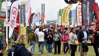 Pendant deux jours, les allées du salon Innov-Agri à Essigny-le-Grand ont été bondées. Pendant deux jours, les allées du salon Innov-Agri à Essigny-le-Grand ont été bondées.