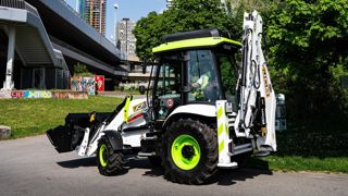 Le constructeur anglais poursuit ses essais avant le lancement commercial de ses machines à moteur hydrogène. Le constructeur anglais poursuit ses essais avant le lancement commercial de ses machines à moteur hydrogène.