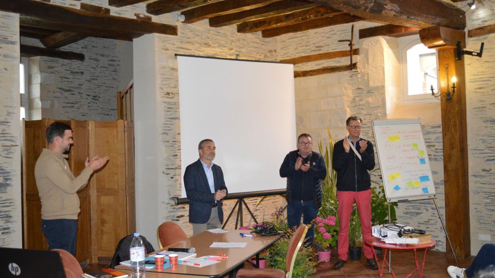 L’AG du BHR a été l’occasion de remercier Philippe Wegmann (en retraite cet automne) en présence des trois présidents qu’il a connus. De gauche à droite. Luc-Olivier Ripoche, président actuel, Philippe Wegmann, Frédéric Bourgeolet, son premier président, et Thierry Browaeys, son deuxième président.