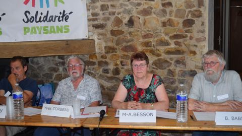 « Solidarité Paysans est présente dans 83 départements et le sera bientôt en Ile-de-France », a annoncé sa présidente, Marie-Andrée Besson (au centre), lors de l’assemblée générale de l'association, à Saint-Denis-d’Orques, dans la Sarthe.