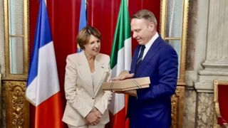 Les ministres de l'Agriculture français et italien soulignent le risque pour la production agricole européenne que présenterait l'accord avec le Mercosur en l'état. Les ministres de l'Agriculture français et italien soulignent le risque pour la production agricole européenne que présenterait l'accord avec le Mercosur en l'état.