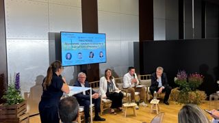 Jean-François Loiseau, Karine Daniel, Christophe Chambon et Thierry Blandinière se sont accordés sur le rôle des consommateurs dans le soutien de la production agricole française. Jean-François Loiseau, Karine Daniel, Christophe Chambon et Thierry Blandinière se sont accordés sur le rôle des consommateurs dans le soutien de la production agricole française.