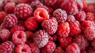 Selon la Coordination rurale, les tonnages écoulés par le grossiste condamné représentent 5 % de la production française annuelle de fruits rouges. Selon la Coordination rurale, les tonnages écoulés par le grossiste condamné représentent 5 % de la production française annuelle de fruits rouges.