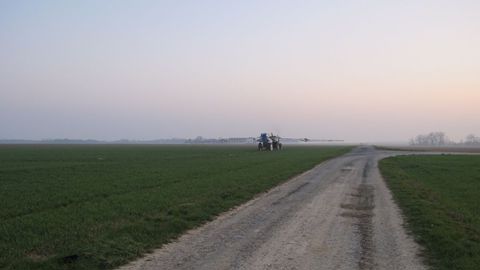 Alors qu'il fait généralement trois traitements fongicides sur ses parcelles, Alexandre Grenot a traité 75 % de ses champs une seule fois, et 25 % deux fois. Alors qu'il fait généralement trois traitements fongicides sur ses parcelles, Alexandre Grenot a traité 75 % de ses champs une seule fois, et 25 % deux fois.