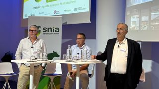 A l'occasion de l'assemblée générale du SNIA du 3 juillet, ses deux vice-présidents, Ludovic Michel et Philippe Manry, et son président, François Cholat (de gauche à droite), ont rappelé les enjeux d'une production agricole dynamique pour accompagner la modernisation de leurs outils et accompagner les transitions environnementales. A l'occasion de l'assemblée générale du SNIA du 3 juillet, ses deux vice-présidents, Ludovic Michel et Philippe Manry, et son président, François Cholat (de gauche à droite), ont rappelé les enjeux d'une production agricole dynamique pour accompagner la modernisation de leurs outils et accompagner les transitions environnementales.