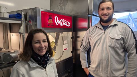 Anthony et Mylène Lang ont su s’adapter à la demande des clients, développant des produits qui fonctionnent bien, la viande en caissettes, les légumes, le pop-corn. Anthony et Mylène Lang ont su s’adapter à la demande des clients, développant des produits qui fonctionnent bien, la viande en caissettes, les légumes, le pop-corn.