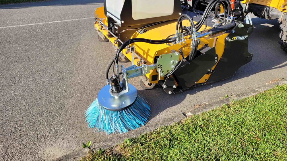 Plus d’options pour le godet balayeur Master’Clean d’Emily Plus d’options pour le godet balayeur Master’Clean d’Emily