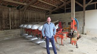 Dans les deux jours qui suivent la moisson des orges qui précèdent le colza, du digestat est épandu, les chaumes sont labourées, avant un passage de herse rotative et de rouleau. Dans les deux jours qui suivent la moisson des orges qui précèdent le colza, du digestat est épandu, les chaumes sont labourées, avant un passage de herse rotative et de rouleau.
