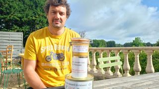 « L’agritourisme représente l’essentiel des ventes de notre production, explique Benoist Grymonprez. Quand les gens viennent à la boutique, nous expliquons notre travail. Les deux mois d’été représentent beaucoup. » « L’agritourisme représente l’essentiel des ventes de notre production, explique Benoist Grymonprez. Quand les gens viennent à la boutique, nous expliquons notre travail. Les deux mois d’été représentent beaucoup. »