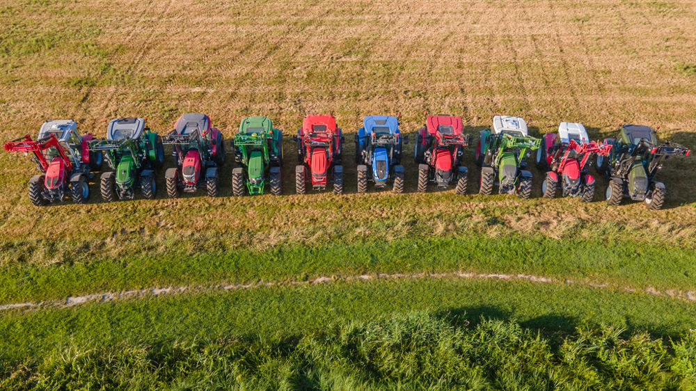 Les 10 tracteurs de notre comparatif ont passés l'épreuve du banc de puissance pour connaître la puissance, le couple et la consommation spécifique réelle. Les 10 tracteurs de notre comparatif ont passés l'épreuve du banc de puissance pour connaître la puissance, le couple et la consommation spécifique réelle.
