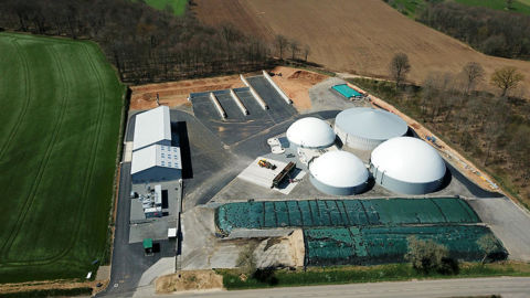 Les émissions de polluants et nuisances olfactives à proximité des unités de méthanisation soulèvent des inquiétudes de la part des riverains. Les émissions de polluants et nuisances olfactives à proximité des unités de méthanisation soulèvent des inquiétudes de la part des riverains.