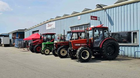Zetor Deutschland s'occupait des marchés allemand, autrichien et suisse du constructeur tchèque. Zetor Deutschland s'occupait des marchés allemand, autrichien et suisse du constructeur tchèque.