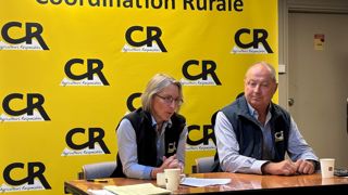 Véronique Le Floc'h, présidente de la Coordination rurale, aux côtés de Christian Convers, secrétaire général, lors de la conférence de presse de rentrée du syndicat le 22 septembre 2025 à Paris. Véronique Le Floc'h, présidente de la Coordination rurale, aux côtés de Christian Convers, secrétaire général, lors de la conférence de presse de rentrée du syndicat le 22 septembre 2025 à Paris.