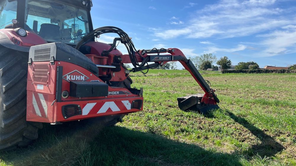 Le modèle Poly-Longer EP 5050 P, est équipée d'un bras droit de 5 m. Son rotor, d'une puissance de 50 ch et d'une largeur de travail de 1,2 m. Le modèle Poly-Longer EP 5050 P, est équipée d'un bras droit de 5 m. Son rotor, d'une puissance de 50 ch et d'une largeur de travail de 1,2 m.