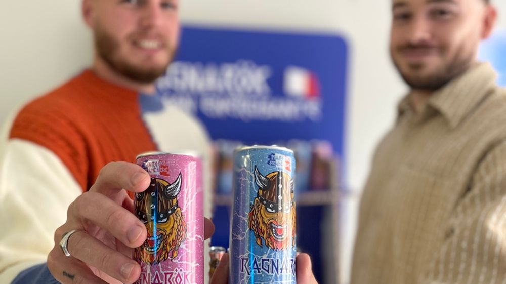 Fondateurs de Ragnarök, Stan Laurent et Kevin Ledon distribuent leurs boissons sous forme de canettes fabriquées en Europe.
