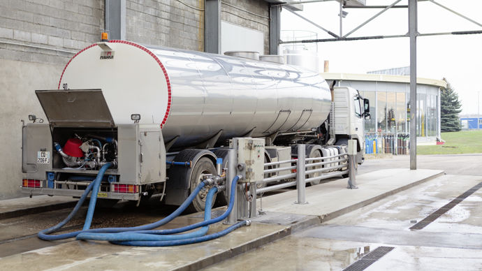 Les prix soutenus encouragent les éleveurs à produire davantage de lait.