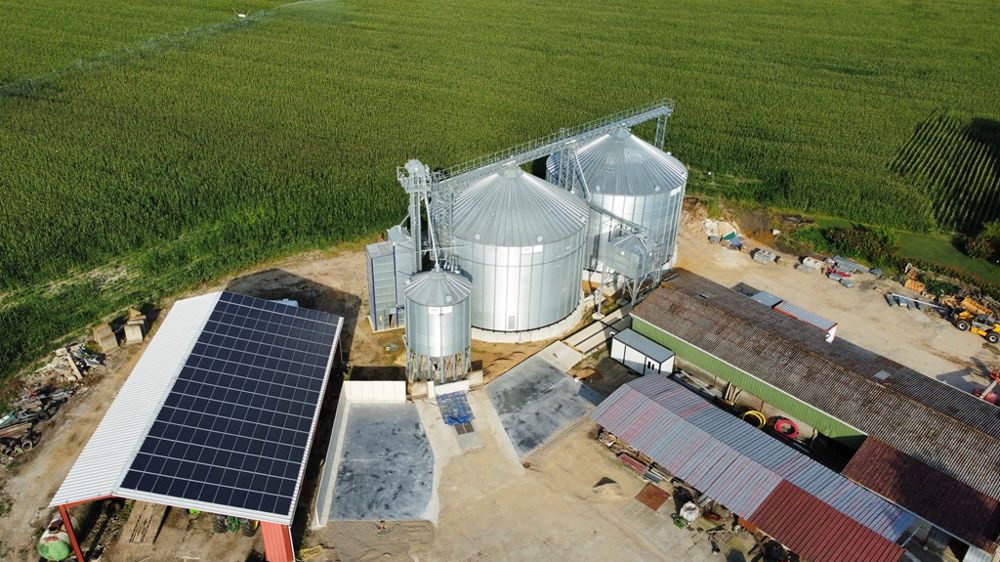 5 000 t de maïs séchées à deux : pari gagné pour Nicolas Bats et sa mère