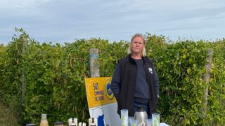 Une dizaine d’agriculteurs ont visité les parcelles de Géraldine Toupet, présidente de la coopérative du haricot de Soissons. Une dizaine d’agriculteurs ont visité les parcelles de Géraldine Toupet, présidente de la coopérative du haricot de Soissons.